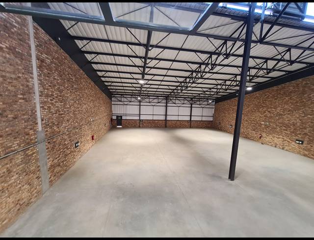 1,756M² WAREHOUSE TO LET IN RIVERSANDS